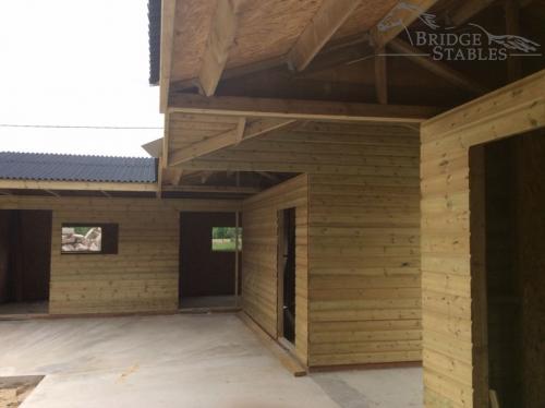 U Shape Stable Installation